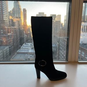 Tod’s suede high boot (size 38)